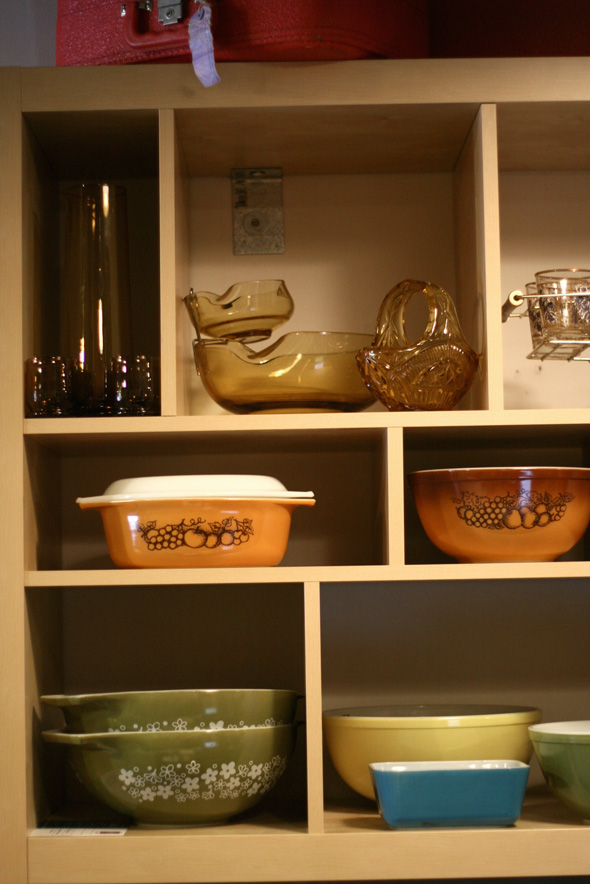 pyrex vintage dishes, MOdify Your Closet, Hamilton