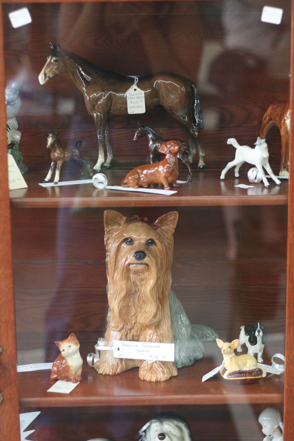 Ottawa Street, Hamilton, Ontario, antiques