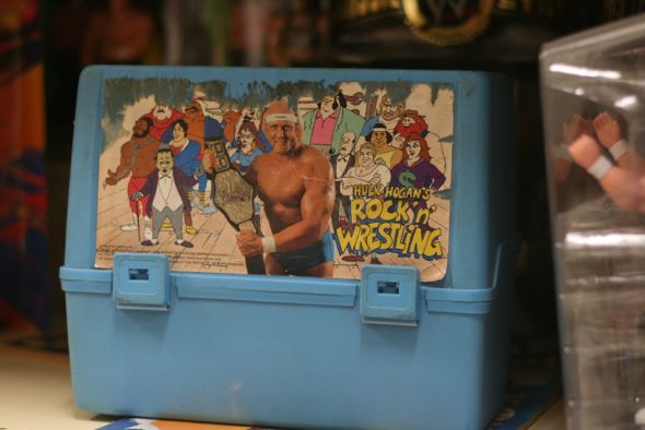 vintage hulk hogan lunch pale, antique avenue, hamilton ontario, ottawa street