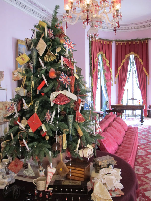 Dundurn castle, parlour, Victorian Christmas tree, Victorian Christmas decorations, Hamilton