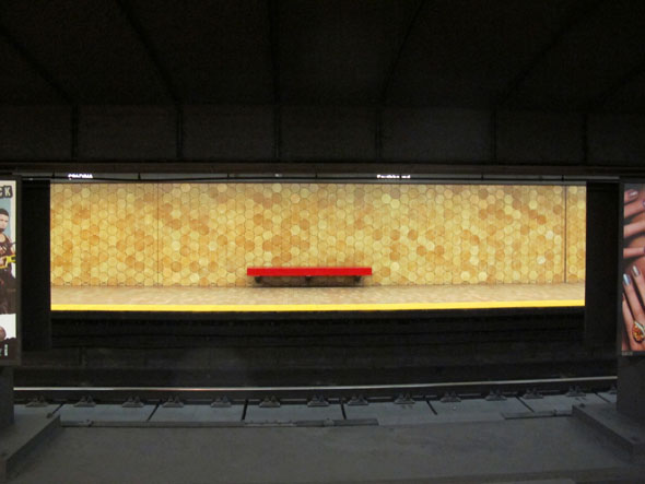 spadina station, toronto, ontario